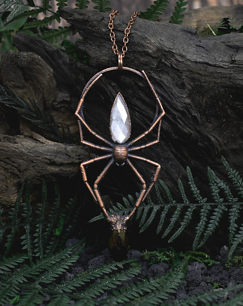 Miedziany wisiorek pająk kamień księżycowy, Spirit Of Copper