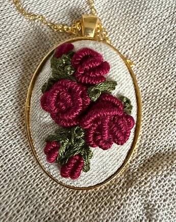 Ręcznie wyszywany naszyjnik "Czerwone róże", ReinerArt