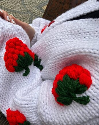 Dzianinowy  kardigan z truskawkami, OKSI_KNIT