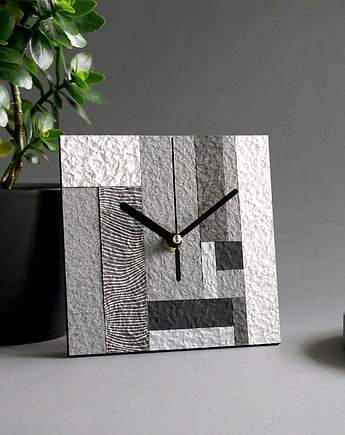 Geometryczny zegar stołowy less waste, STUDIO blureco