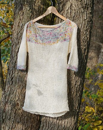 Letni top w kolorze ecru z kolorowymi wstawkami, bawełna i wiskoza, Strojownia