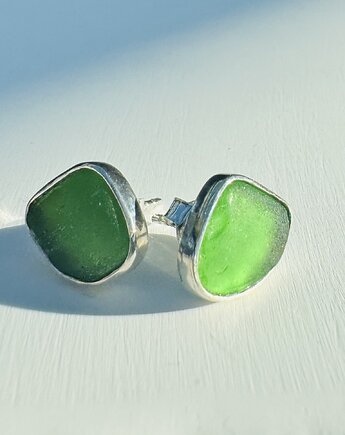 Kolczyki sztyfty srebrne ze szkłem morskim, bluewavestudio