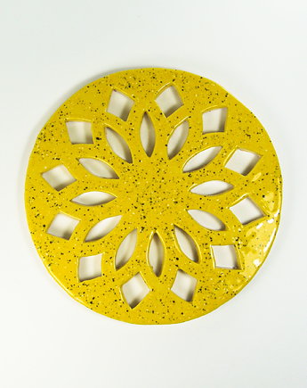 Ceramiczna podstawka pod gorące naczynia, M.J