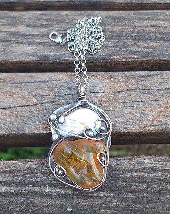 Perła z dodatkiem - wisiorek, po drugiej stronie lustra