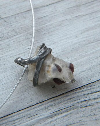 Granat w kwarcycie  - naszyjnik - pojedynczy akcent, Beata Trotter