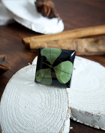 Mały kwadratowy pierścionek z koniczyną, Figa handmade accessories