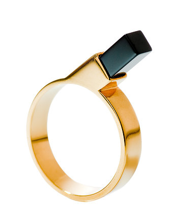 pierścionek z kolekcji EDGY/ gold/onyks, OSOBY - Prezent dla ukochanej