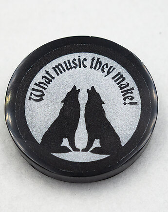 Przypinka gotycka z żywicy z wilkami pin_print Goth 004, Hippograph