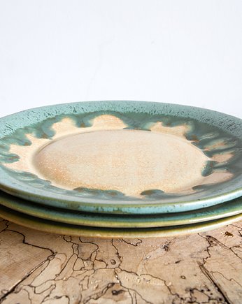 Zestaw talerzy zielono-beżowych, studnia ceramiczna