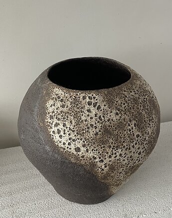 Ceramiczny Wazon z Teksturą Inspirowaną Naturą, Vanya.arte