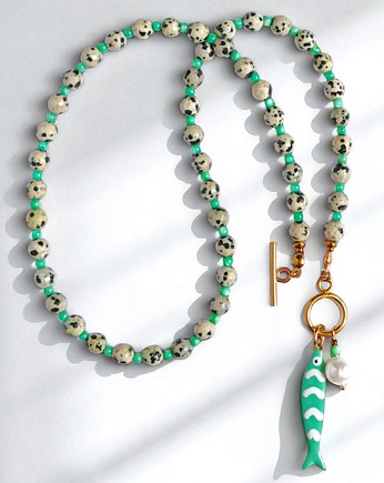 Naszyjnik z rybką : jaspis dalmatyński, masa perłowa, perła, kaktusia