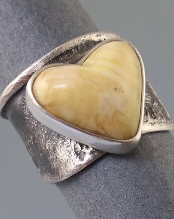 Pierścionek serce z bursztynu , Marta Kepska