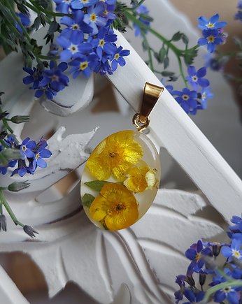 Złota zawieszka naszyjnik owalna jajowata żółtymi kwiatami wisior, zkwiatem