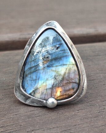 Kolorowy - pierścionek regulowany, po drugiej stronie lustra