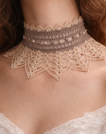 Koronkowy choker beż & crem, Księżycowa ćma