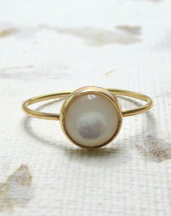 Złoty pierścionek z masą perłową, Jansen Diamonds