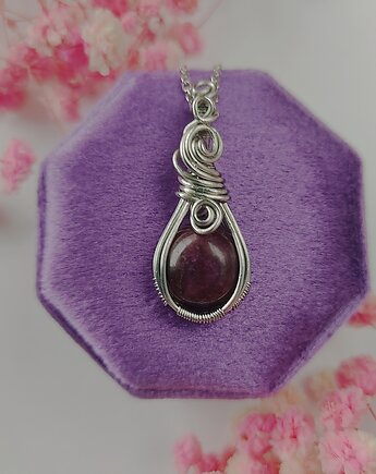 Naszyjnik Jadeit Bordowy stal chirurgiczna wisiorek handmade wirewrapping, byNostawen