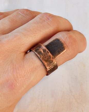 Pierścionek z kutej, oksydowanej miedzi /48/ biżuteria miedziana rękodzieło, Galeriai