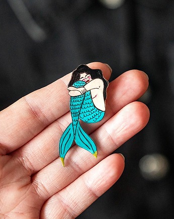 Mała przypinka pin z syrenką