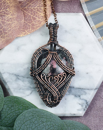 Miedziany wisiorek wire wrapping z rodonitem #532, Spirit Of Copper