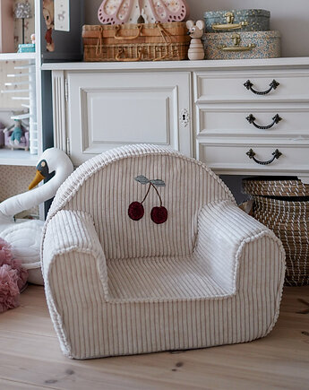Cherry - sztruksowy fotelik dla dziecka z aplikacją w kształcie wiśni, OSOBY - Prezent dla dziecka