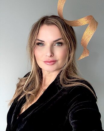 MONIKA SAXTON LUXURIOUS MILLINERY projektant