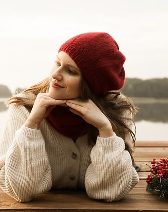 Czerwona czapka beretowa z alpaki Parisian Chic, Holy Alpaca Knit