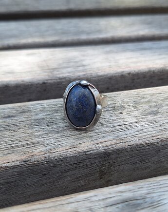 Lapis lazuli - pierścionek regulowany, po drugiej stronie lustra
