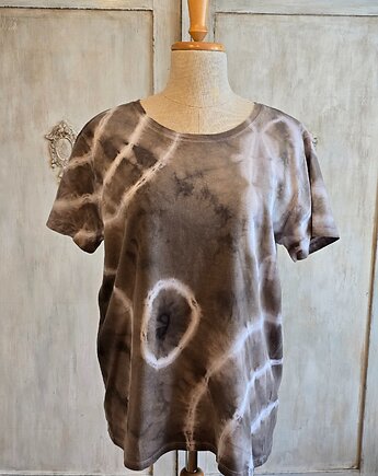 T-shirt shibori farbowany roślinami Tanins