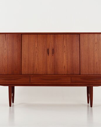 Highboard tekowy, duński design, lata 70, produkcja: Dania, Przetwory design