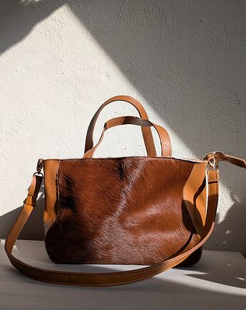 Średniej wielkości torebka ze skóry naturalnej z włosem, Łagoda