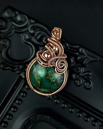 Wisiorek z zielonym agatem  wire wrapping, Blue Pearl Art
