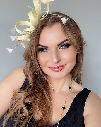 Fascynator  ESTELLA ŻÓŁTY PASTELOWY  /oraz inne kolory, MONIKA SAXTON LUXURIOUS MILLINERY