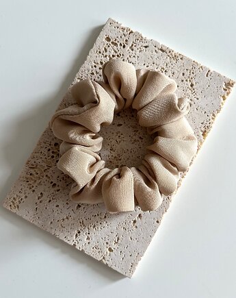 Jedwabna beżowa gumka do włosów Beige Silk - 9 cm średnicy, Volie Line