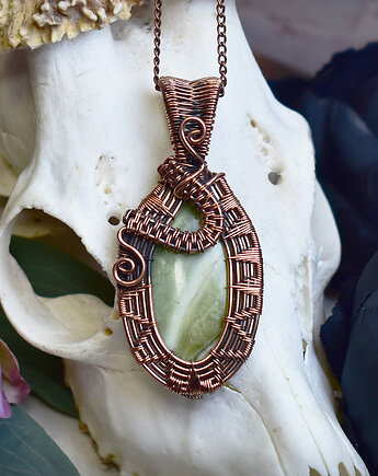 Miedziany wisiorek wire wrapping z larsonitem, Spirit Of Copper