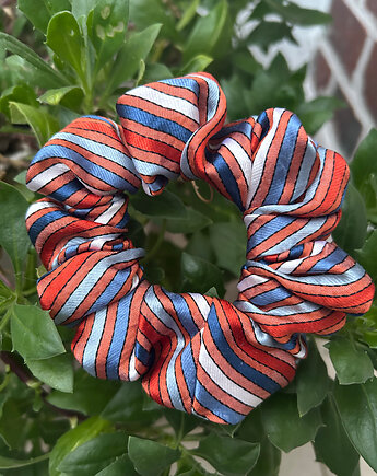 Jedwabna gumka scrunchie z upcyclingu, Lush from trash