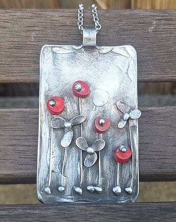 Maki - wisiorek, po drugiej stronie lustra