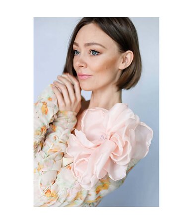 Duża broszka, Celina Parysów