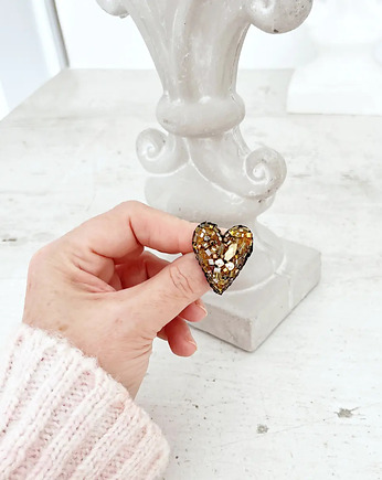 Broszka mini SERCE 11 ręcznie haftowana przypinka miłość