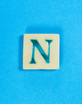 Ceramiczny magnes, niebieska literka N, M.J