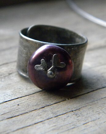 Fioletowa perła w porostach - pierścionek, Beata Trotter