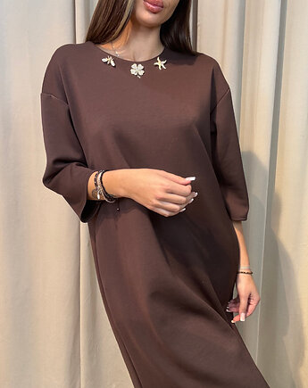 Wiskozowa sukienka z broszką Marrone, SOLO moda