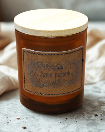 Szept Poranka 250g - świeca sojowa z grawerowaną skórzaną etykietą, Luscento
