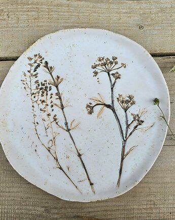 Ręcznie wykonany talerz ceramiczny z kwiatem 28cm, Ewa Duszka