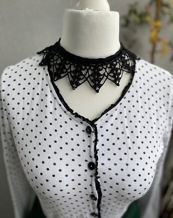 Naszyjnik koronkowy czarny, Księżycowa ćma