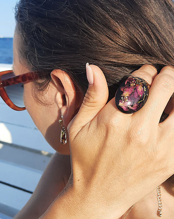 Pierścionek z zatopionymi płatkami róż "Kasia", Figa handmade accessories