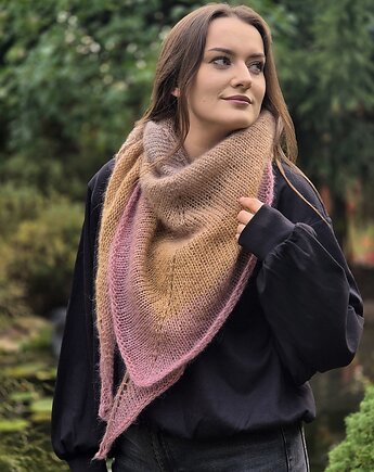 Róża herbaciana / puchata chusta, agat handmade