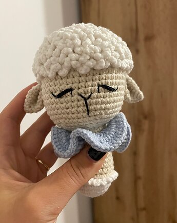 Śpiąca owieczka, maskotka dla dziecka, prezent dla maluszka, HANDMADE crochet by Klaudia