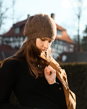 Jasno brązowa lekka czapka beret, Holy Alpaca Knit