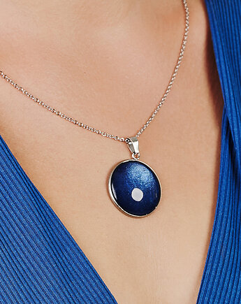 Okrągły wisior w perłowym odcieniu nocy Dolunay, Artseko